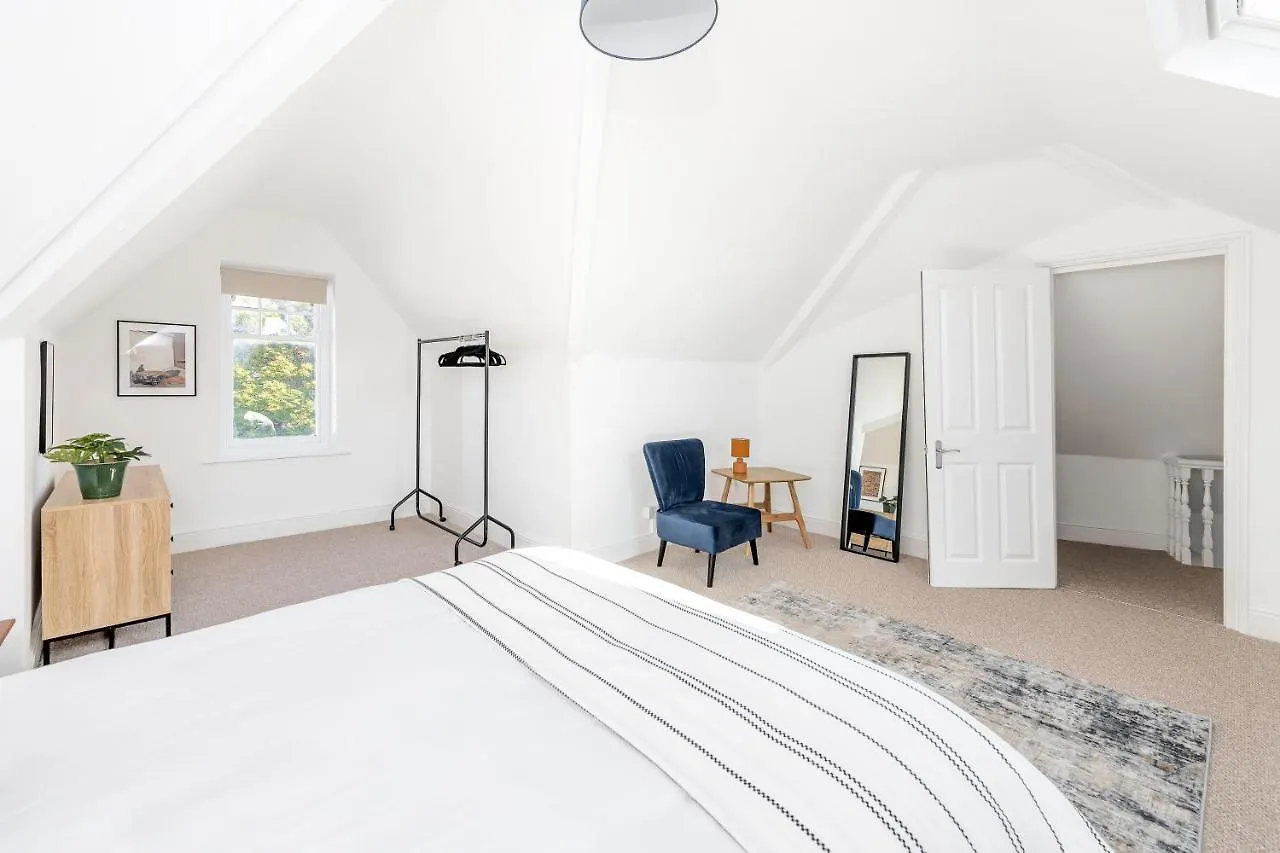 Relax In Comfortable & Stylish Pontcanna Apartment, Free Private Parking Cardiff United Kingdom
